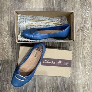 CLARKS Flats size 6 1/2